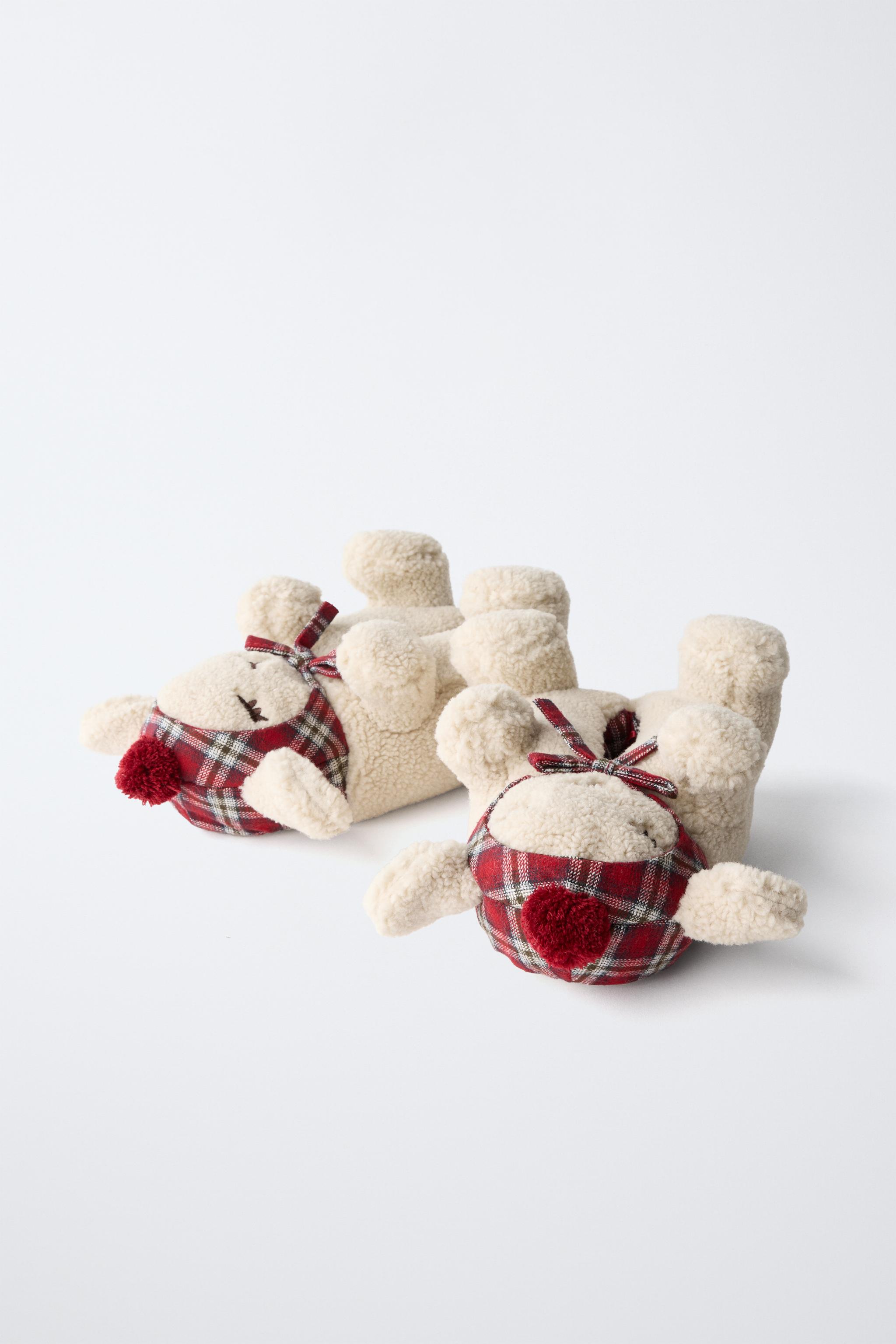 SHEEP HOUSE SLIPPERS